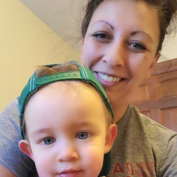 Meet your Posher, April - Picture 3 of 5